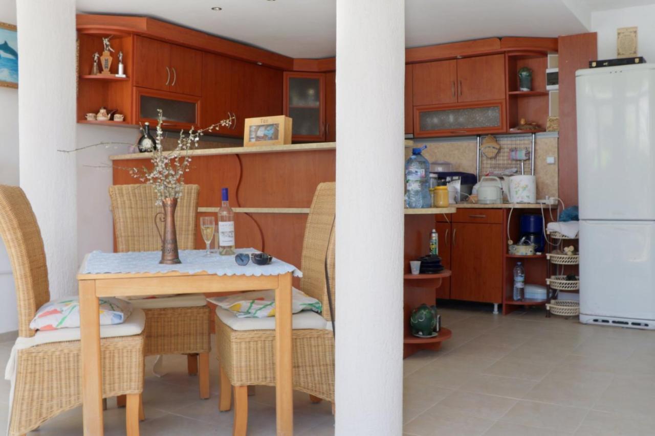 Villa Nora Албена Экстерьер фото
